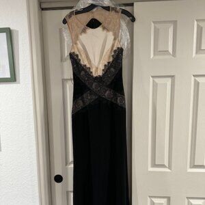 BCBG MaxAzria Aida Open Back Evening Gown Size 4